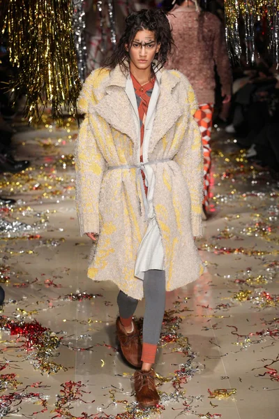 Look 25